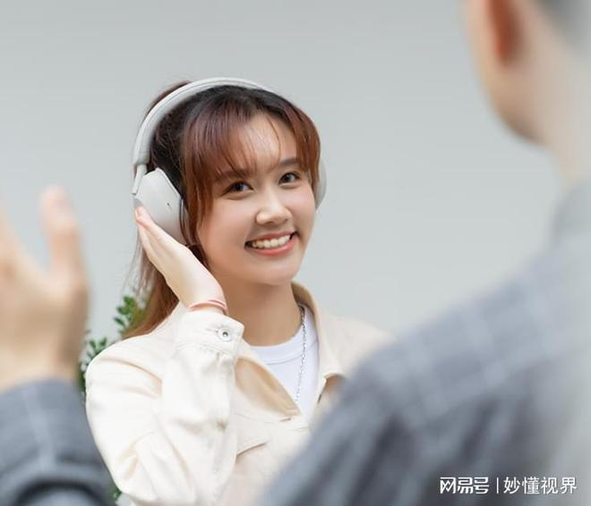 式降噪耳机推荐！爱游戏三款头戴(图1)